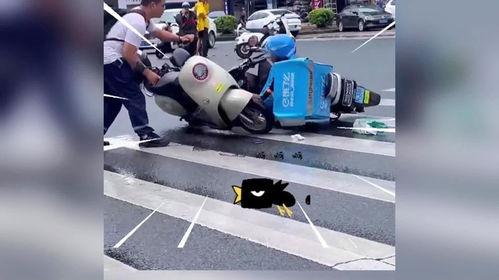 送药外卖小哥吃瓜