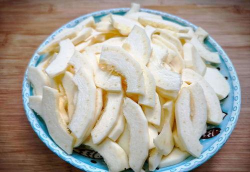 白玉瓜怎么削皮吃,轻松解锁美味新体验