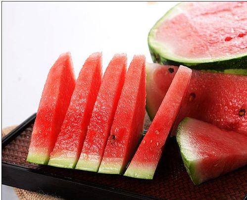 俄乌中国吃瓜,中国网民“吃瓜”热议，各方观点交锋