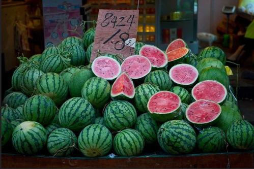 过年上海吃瓜,瓜果飘香，年味浓郁