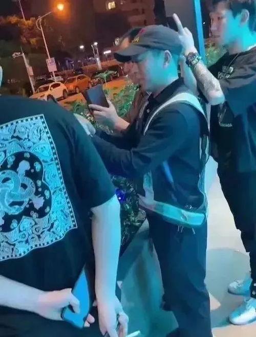 英国吃瓜喝醉事件,吃瓜喝醉事件引发安全警示