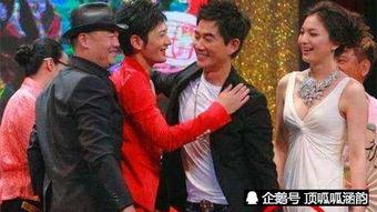 明星路上吃瓜图片,意外曝光娱乐圈幕后趣闻