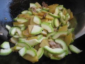 吃角瓜大便绿色