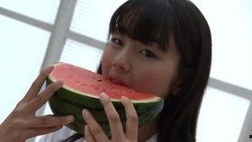 吃瓜的女孩原型,揭秘“吃瓜女孩”的蜕变之路